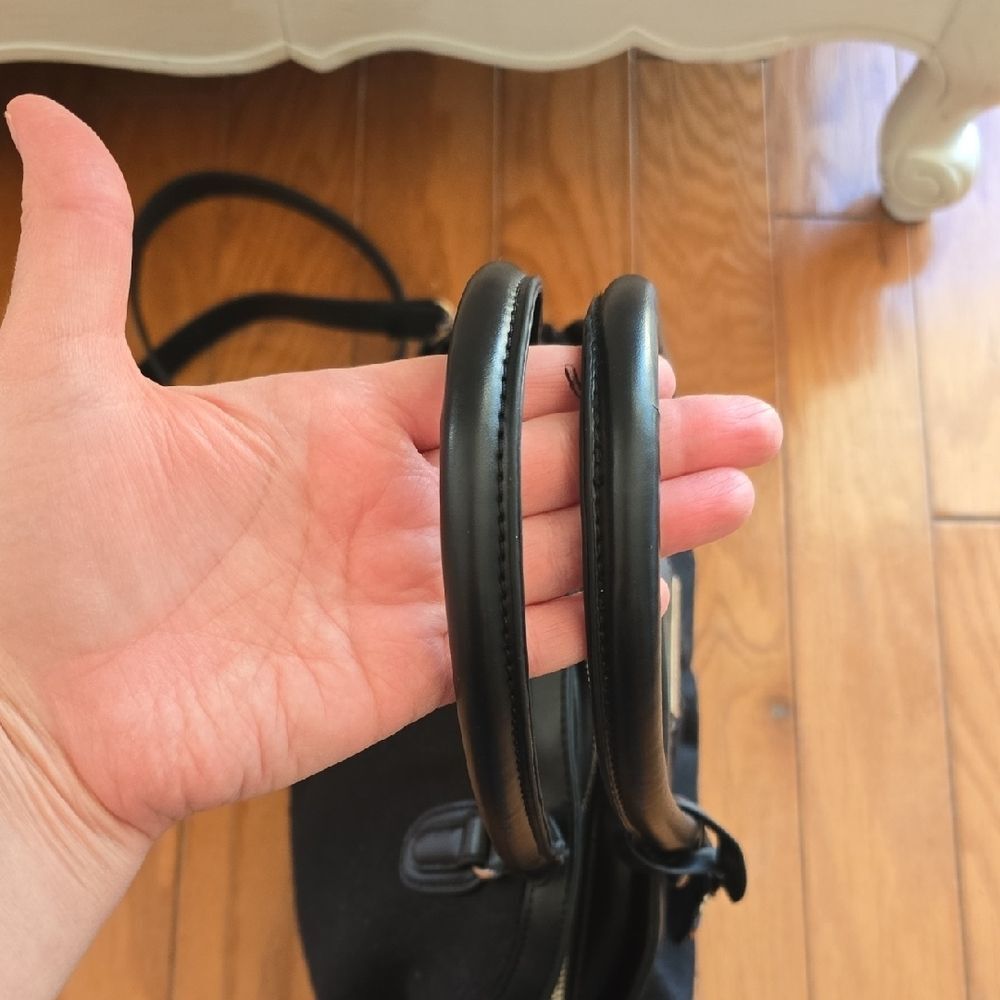 Adrienne Vittadini Black Shoulder Bag - Picture 9 of 12